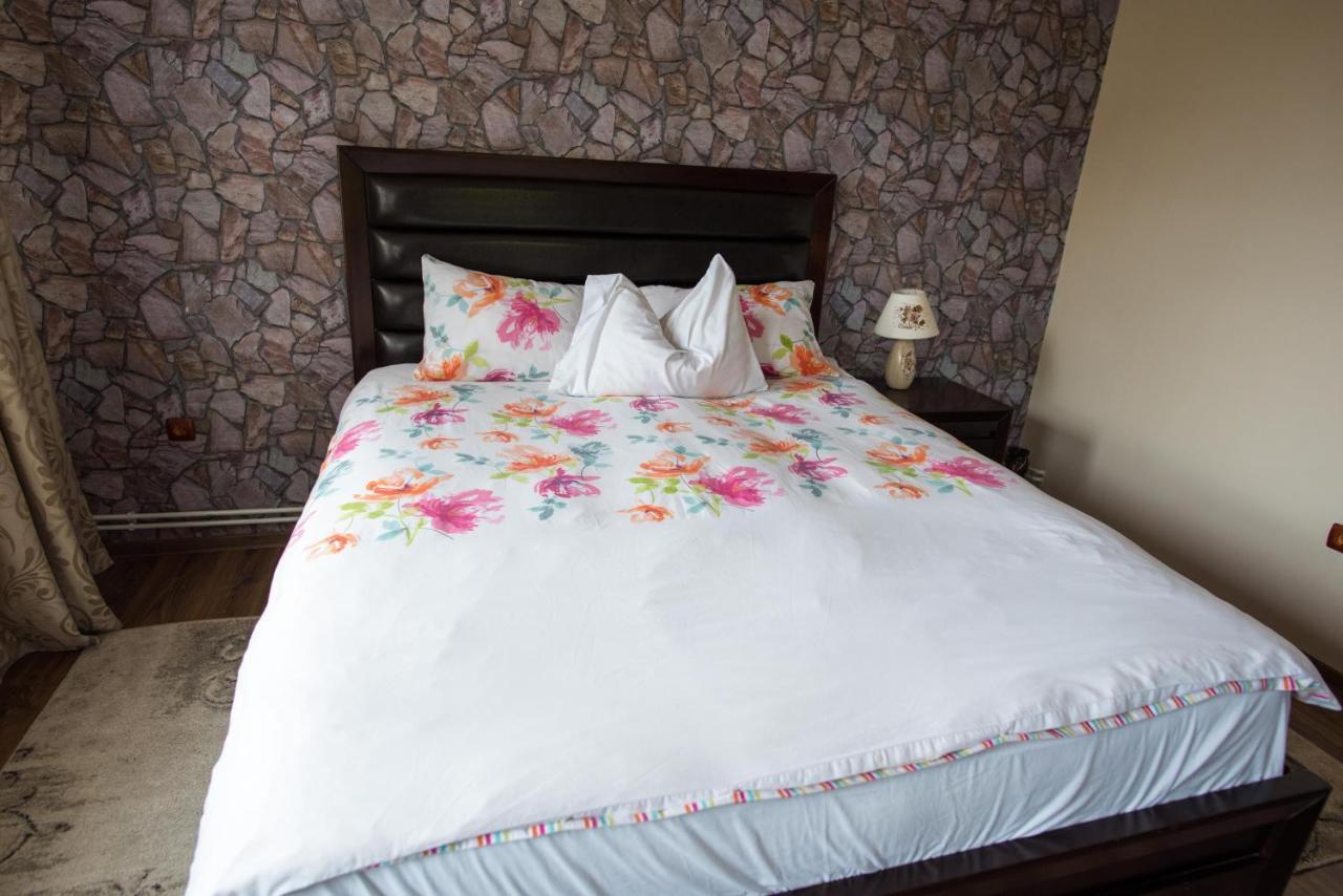 Peris Erika'S Holiday Cottage מראה חיצוני תמונה